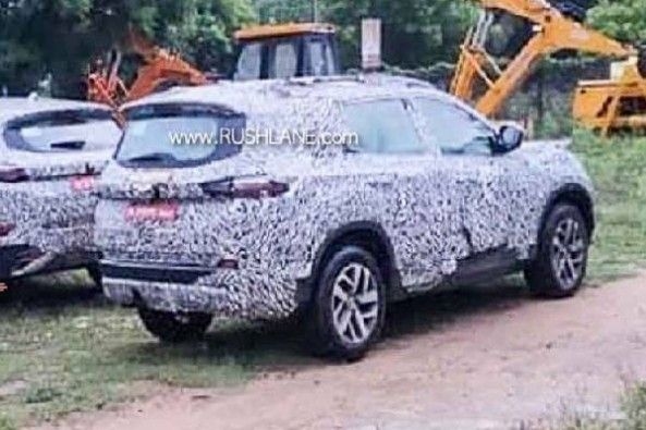 Tata Harrier Petrol & Tata Gravitas Spied