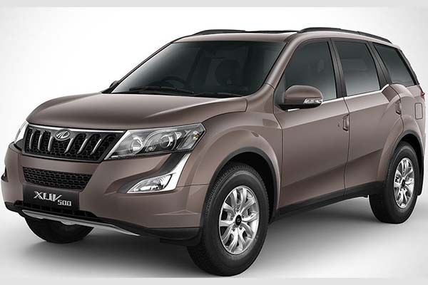 Mahindra XUV500 W6