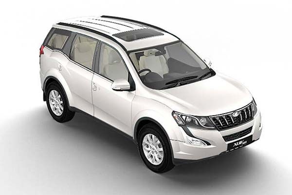 Mahindra XUV500 W6