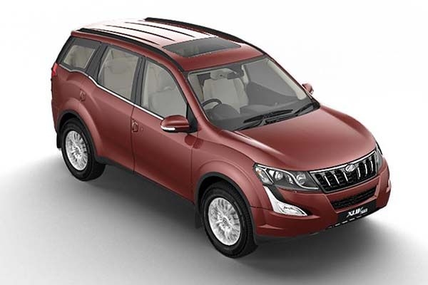 Mahindra XUV500 W6