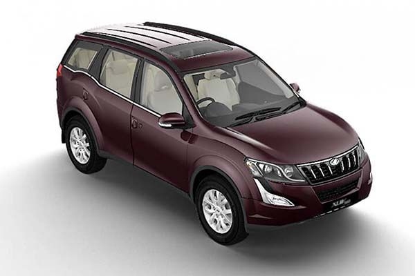 Mahindra XUV500 W6