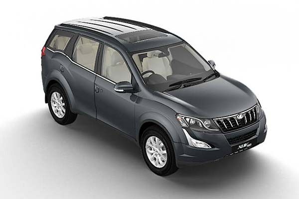 Mahindra XUV500 W6