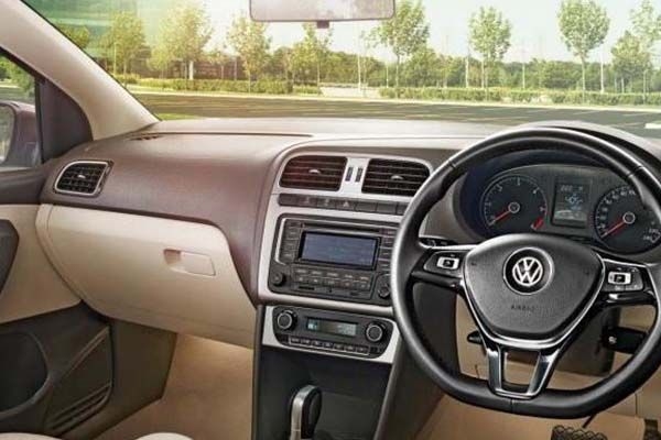 Volkswagen Vento 1.6L Highline Petrol AT