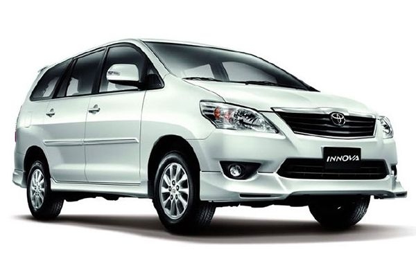 Toyota Innova 2.5 V E4 7 STR