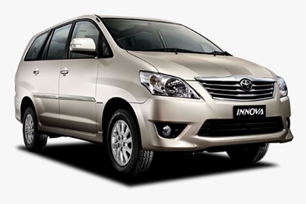 Toyota Innova 2.5 V E4 7 STR