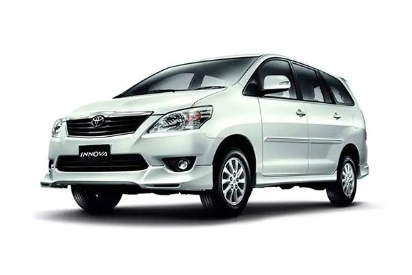 Toyota Innova 2.5 V E4 7 STR