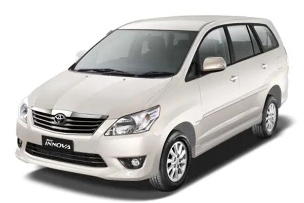 Toyota Innova 2.5 V E4 7 STR