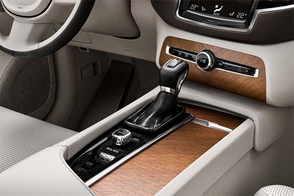 Volvo XC90 Momentum Luxury