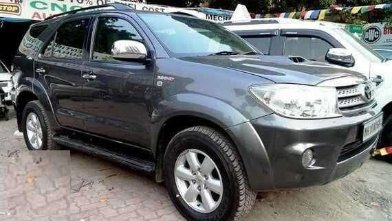 Used Toyota Fortuner 4x4 MT 2011