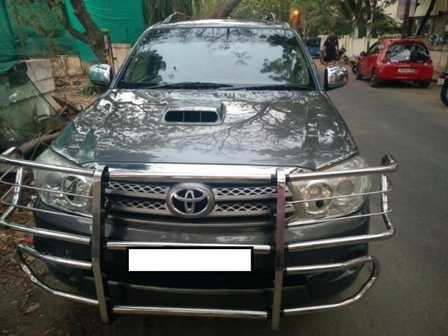 Used Toyota Fortuner 4x4 MT 2010