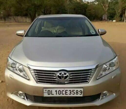 Used Toyota Camry 2.5 AT 2012