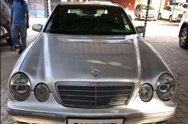 Used Mercedes-Benz E-Class 220 CDI AT 2001