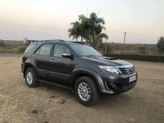 Used Toyota Fortuner 3.0 4x4 AT 2012