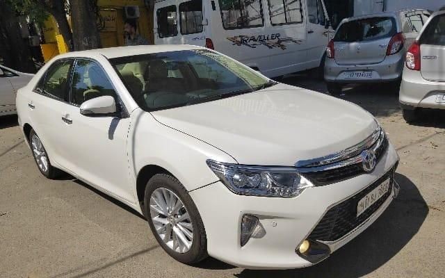 Used Toyota Camry 2.5 AT 2016