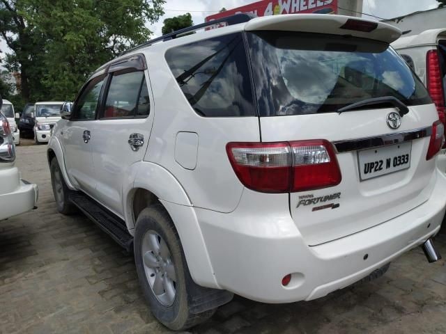 Used Toyota Fortuner 2.8 4x4 MT 2011