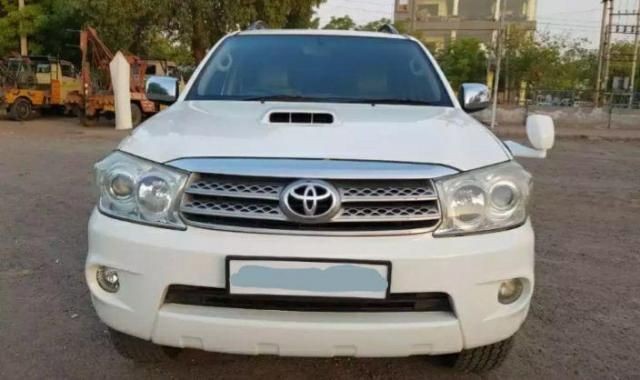 Used Toyota Fortuner 3.0 4x4 AT 2011