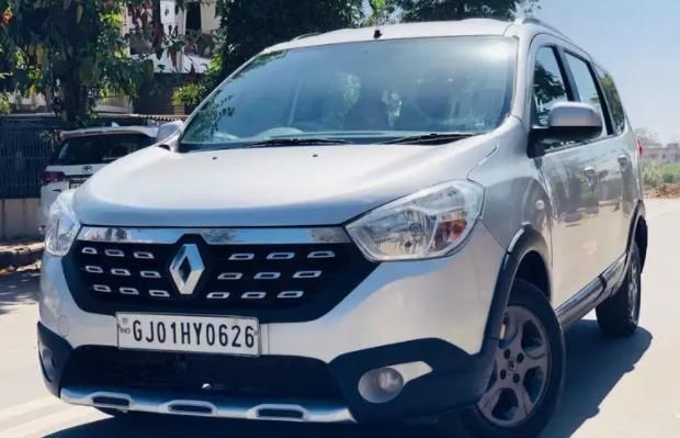 Used Renault Lodgy 110 PS RXL Stepway 8 STR 2018