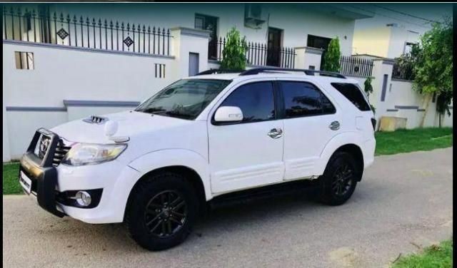 Used Toyota Fortuner 3.0 4X4 MT 2014