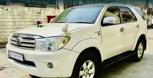 Used Toyota Fortuner 2.8 4x2 MT 2010