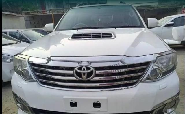 Used Toyota Fortuner 2.8 4x2 MT 2014