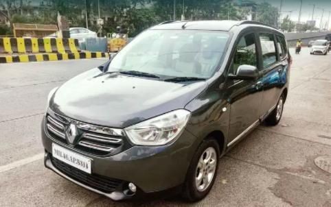 Used Renault Lodgy 110 PS RXZ 7 STR 2015
