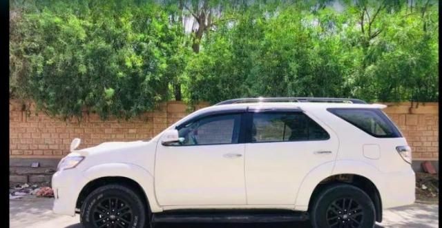 Used Toyota Fortuner 2.8 4x2 AT 2013