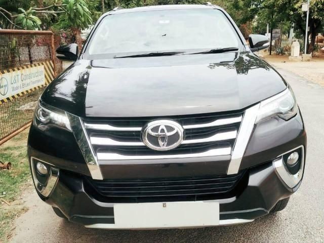 Used Toyota Fortuner 2.8 4x4 MT 2017