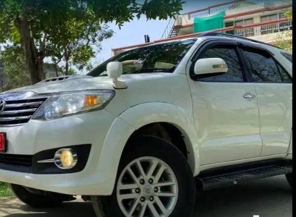 Used Toyota Fortuner 2.8 4x2 MT 2012