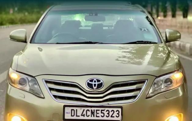 Used Toyota Camry 2.5 AT 2010
