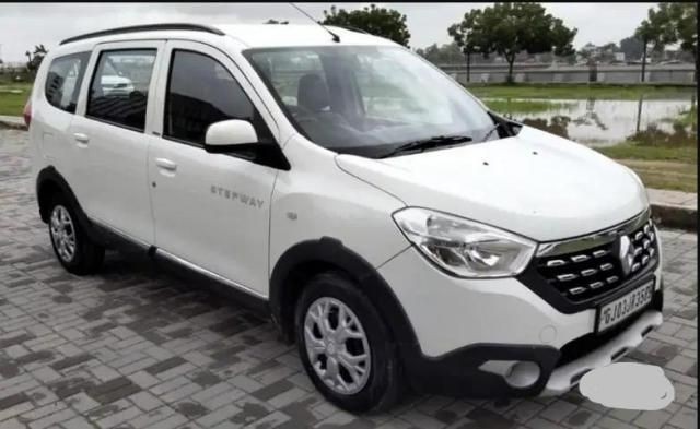 Used Renault Lodgy 85 PS RXL Stepway 8 STR 2017