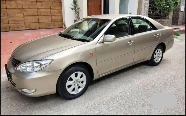 Used Toyota Camry V4 MT 2002