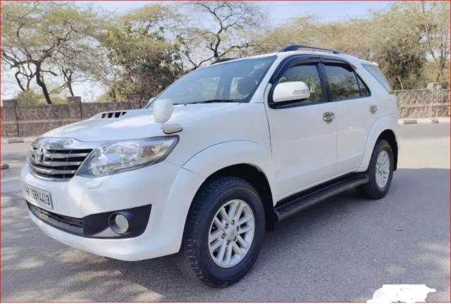 Used Toyota Fortuner 2.8 4x4 MT 2012