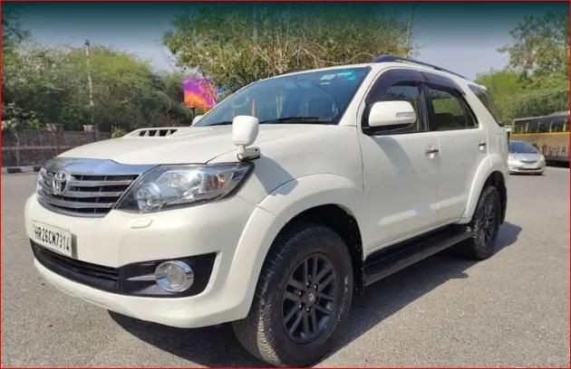 Used Toyota Fortuner 2.8 4x4 AT 2015