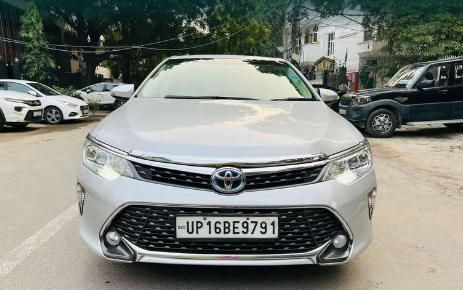 Used Toyota Camry 2.5 AT 2016