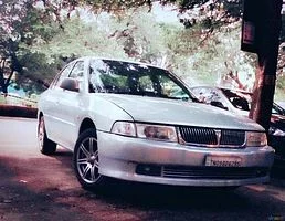 Mitsubishi Lancer GLI 1.5 2002
