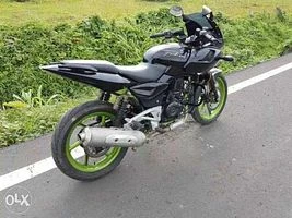 Bajaj Pulsar 220cc 2011