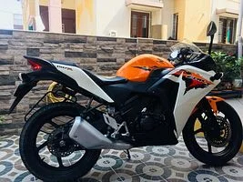 Honda CBR 150R 150cc 2013