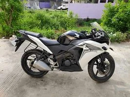Honda CBR 150R 150cc 2013