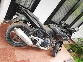 Bajaj Pulsar 220cc 2010