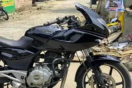 Bajaj Pulsar 220cc 2013