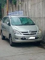 Toyota Innova 2.5 G 8 STR BS III 2007
