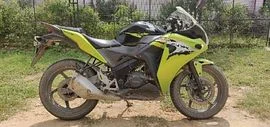 Honda CBR 150R Deluxe 2012