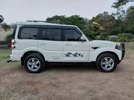 Mahindra Scorpio S10 2015