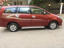 Toyota Innova 2.0 V 2010