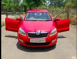 Skoda Rapid Elegance 1.6 TDI CR MT 2013