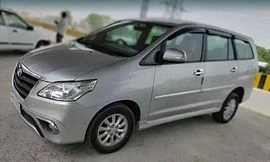 Toyota Innova 2.5 V 8 STR 2012