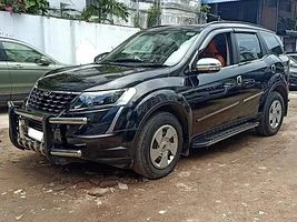 Mahindra XUV500 W7 2019