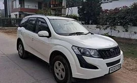 Mahindra XUV500 W6 2015