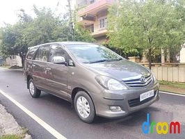 Toyota Innova 2.5 V 7 STR 2010