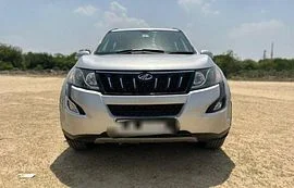 Mahindra XUV500 W6 AT 2016